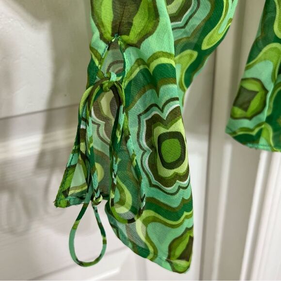 Zara Sheer Green Printed Geo 70’s Retro Hippiecore Bell Sleeve Top New Size S - Picture 11 of 14